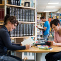 Erwachsenen-Bibliothek